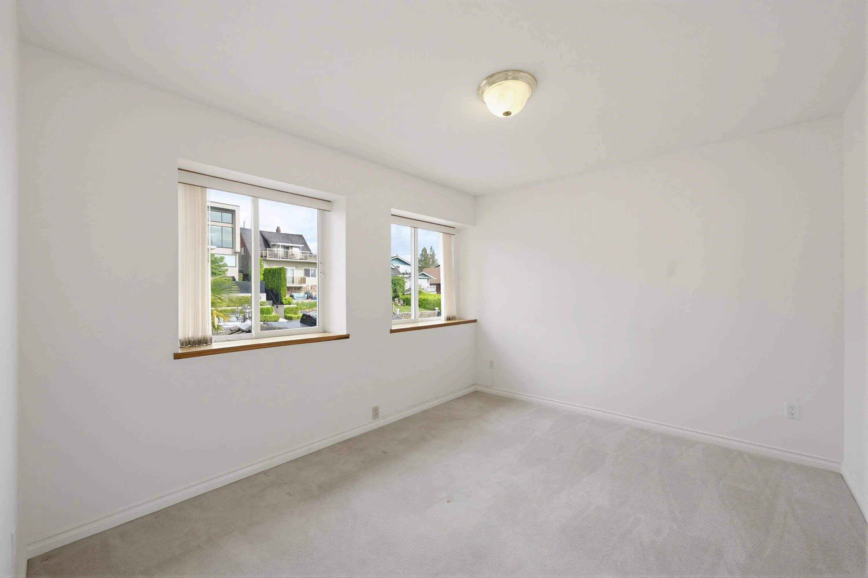 41 N Hythe Avenue