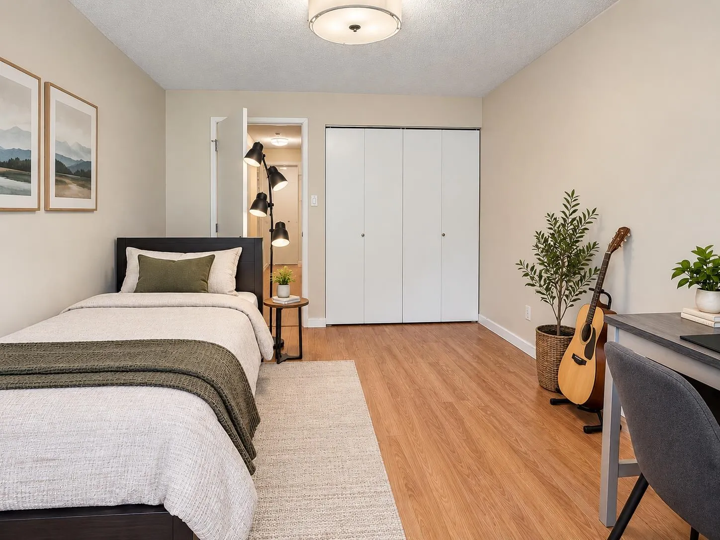 211 W 3rd Street #206