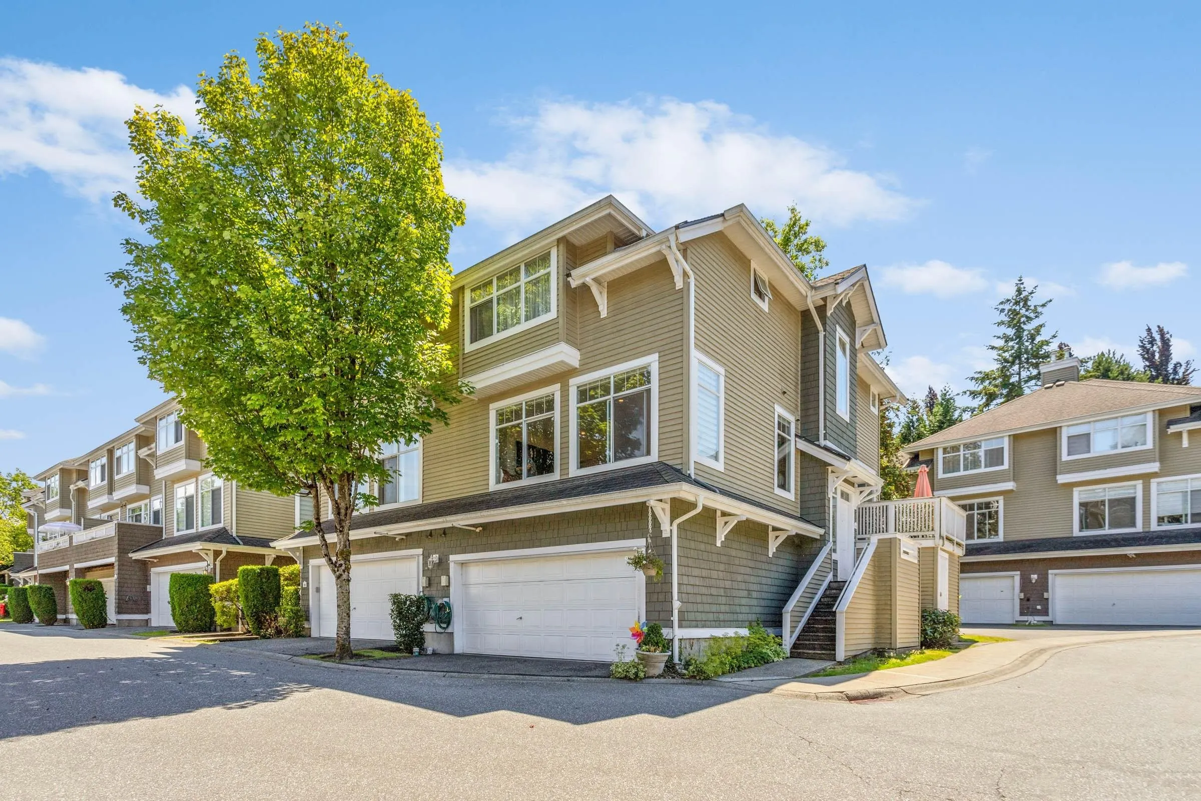 5240 Oakmount Crescent #19