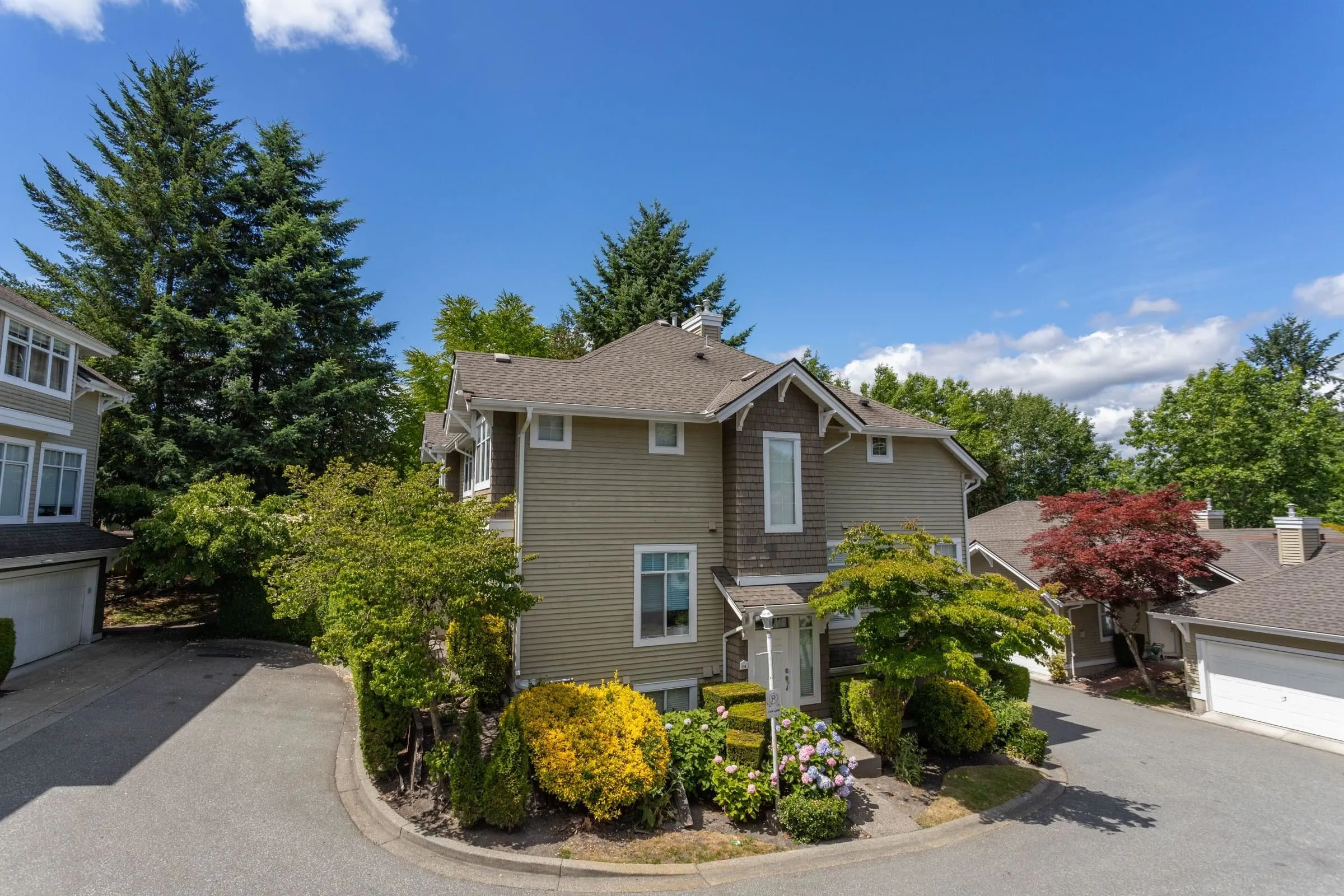5240 Oakmount Crescent #19
