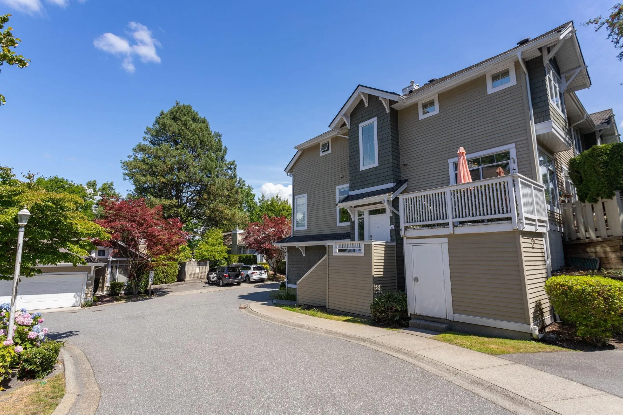 5240 Oakmount Crescent #19