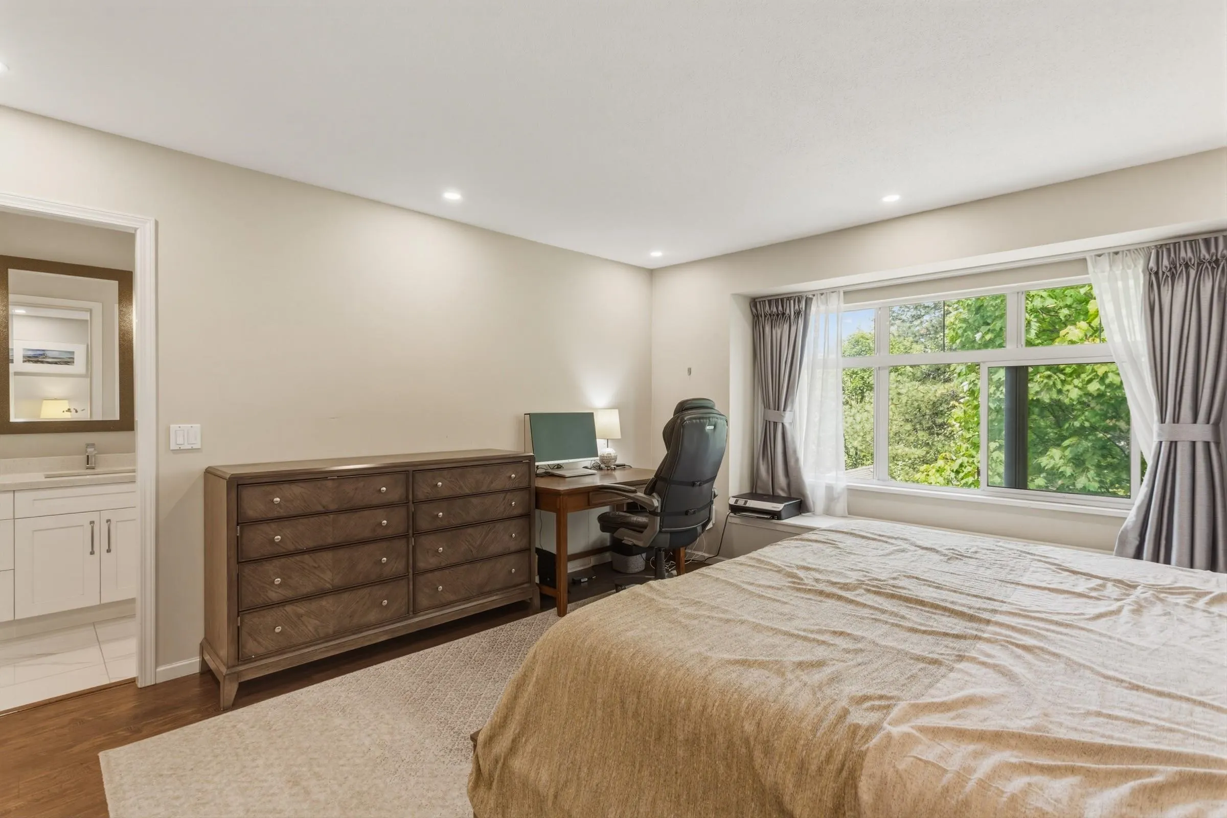 5240 Oakmount Crescent #19