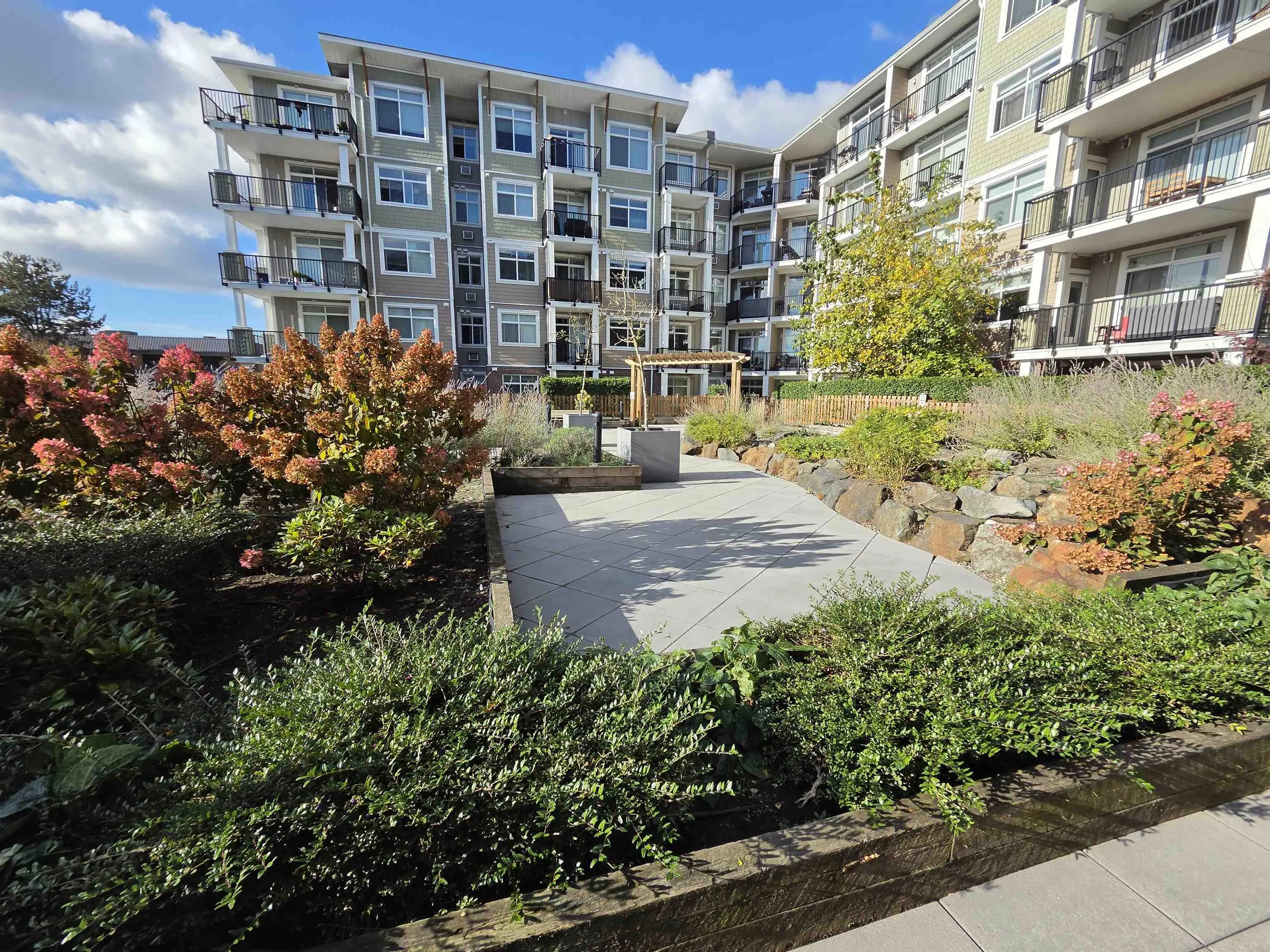 20696 Eastleigh Crescent #119