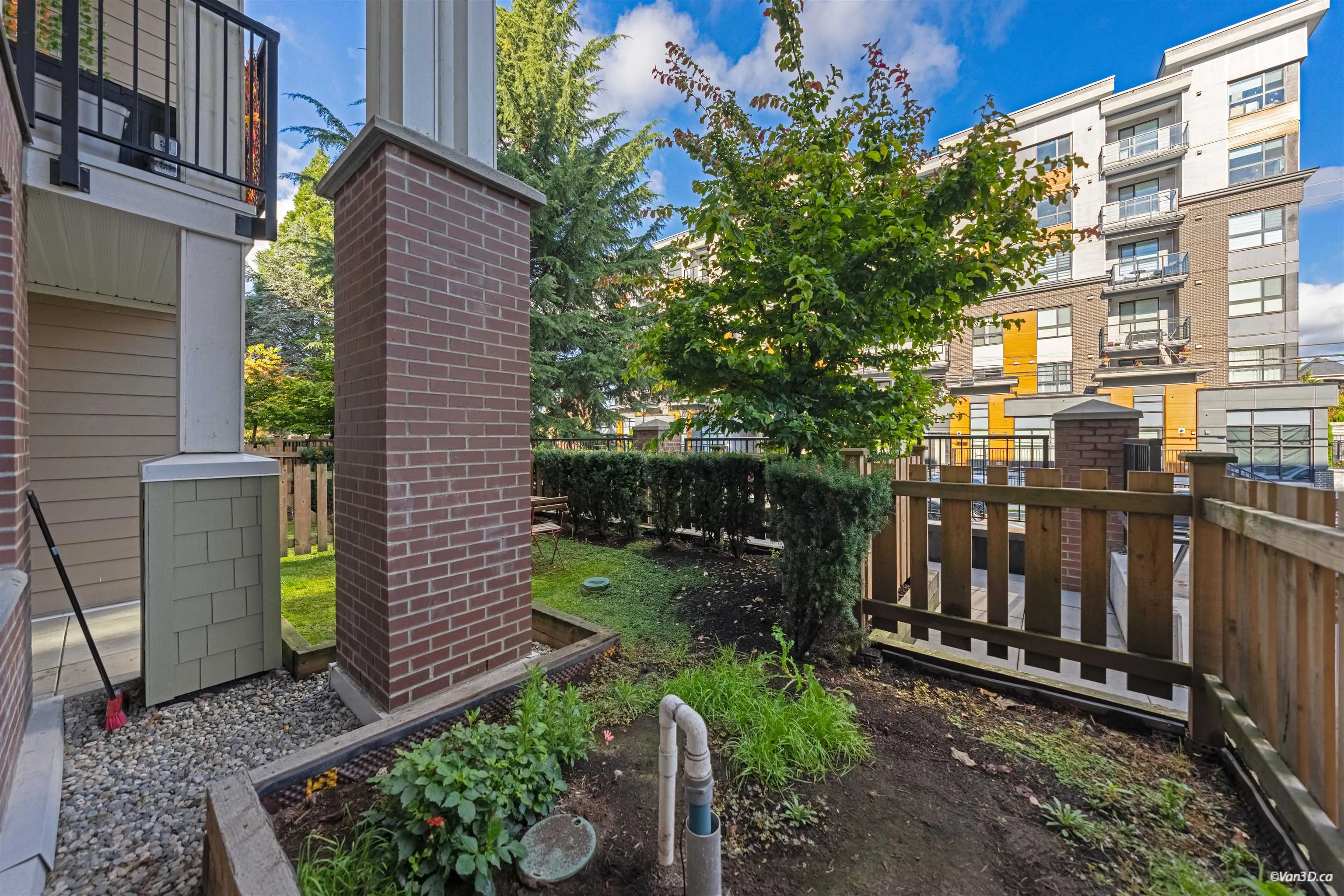 20696 Eastleigh Crescent #119