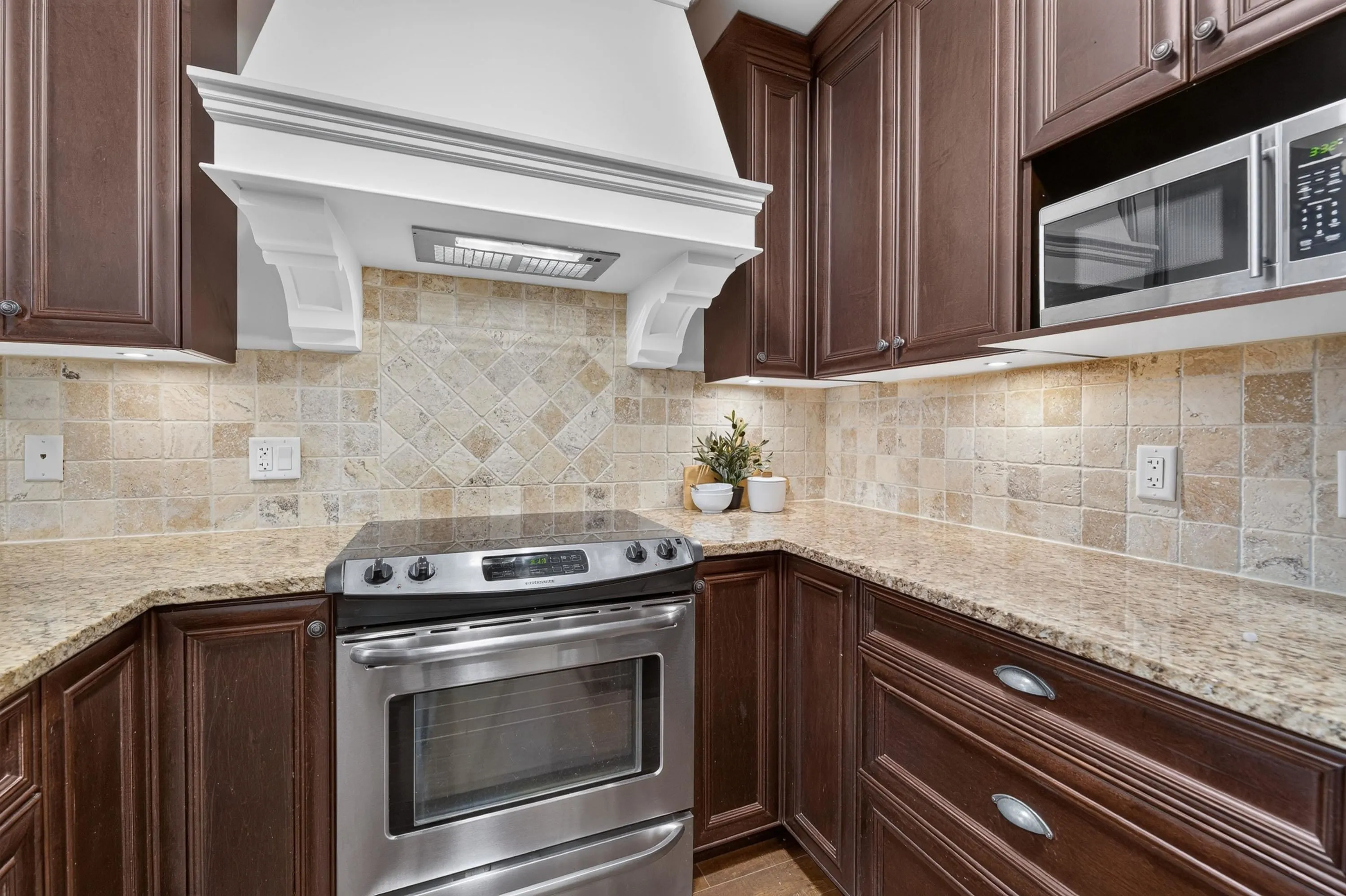 19530 65 Avenue #107