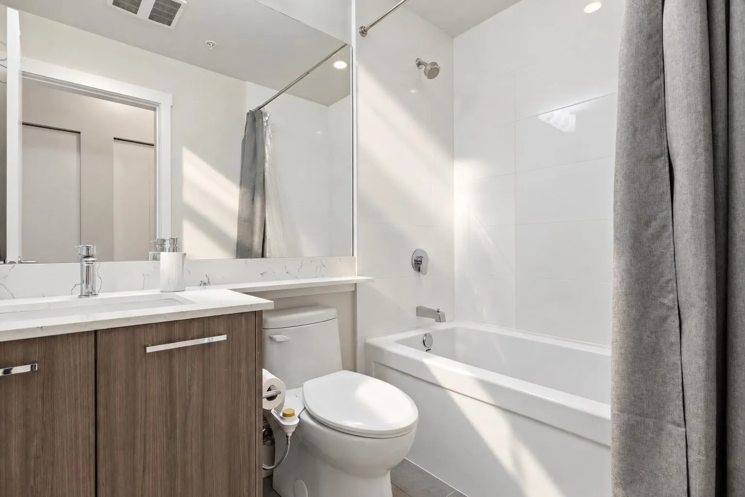 1306 Fifth Avenue #202