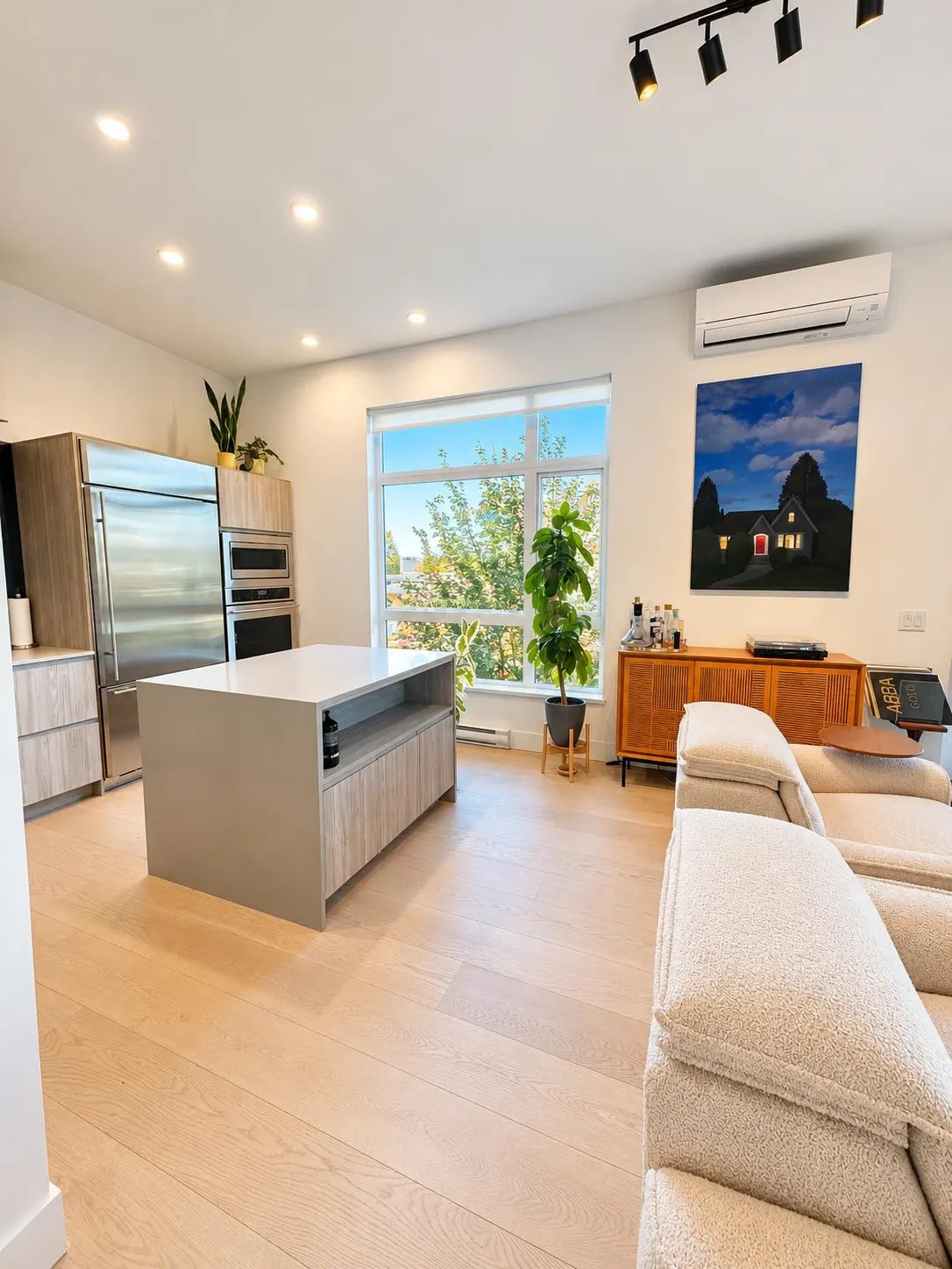 300 Salter Street #305