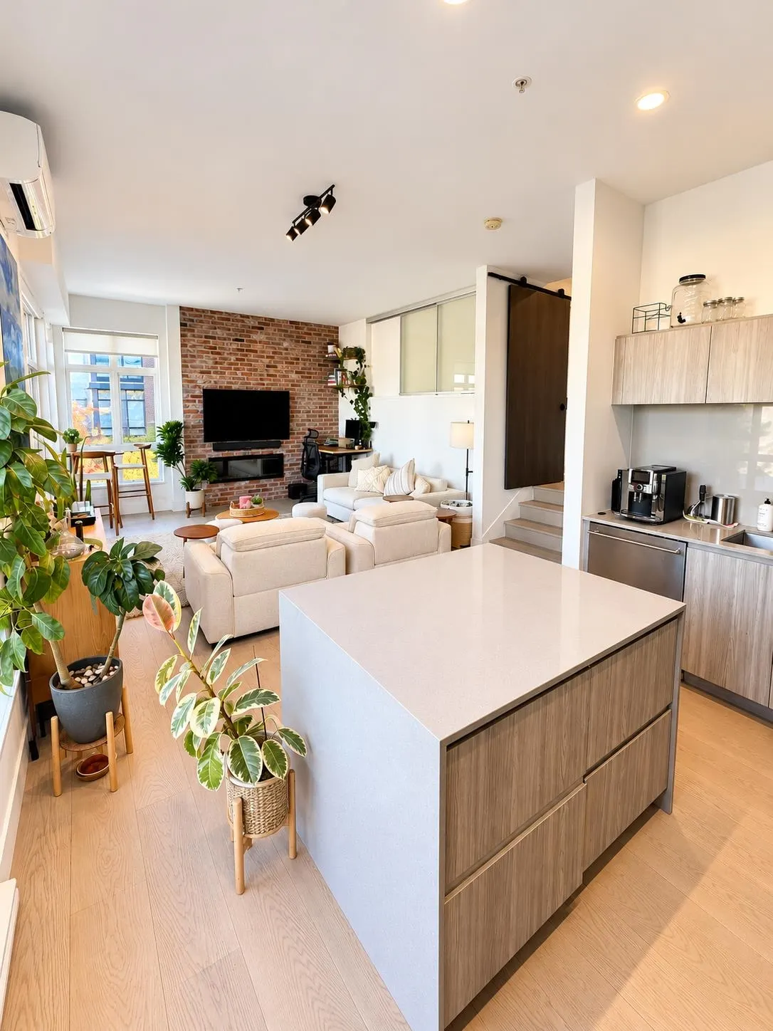 300 Salter Street #305