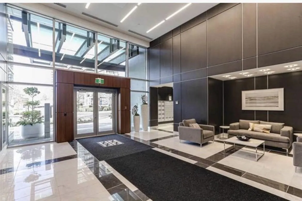 2388 Madison Avenue #2803