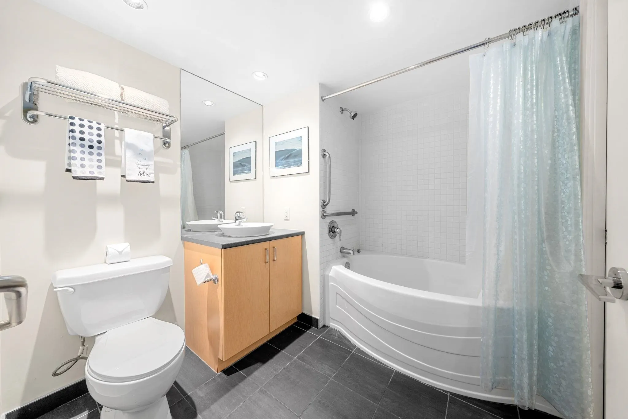 175 W 1st Street #305