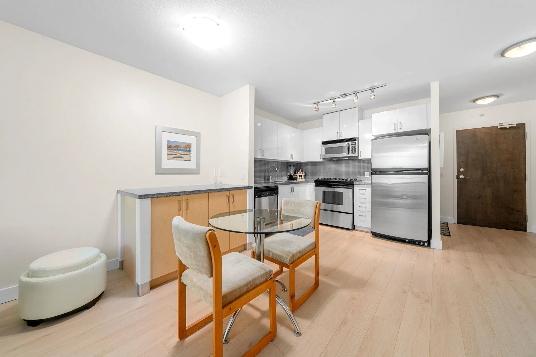 175 W 1st Street #305