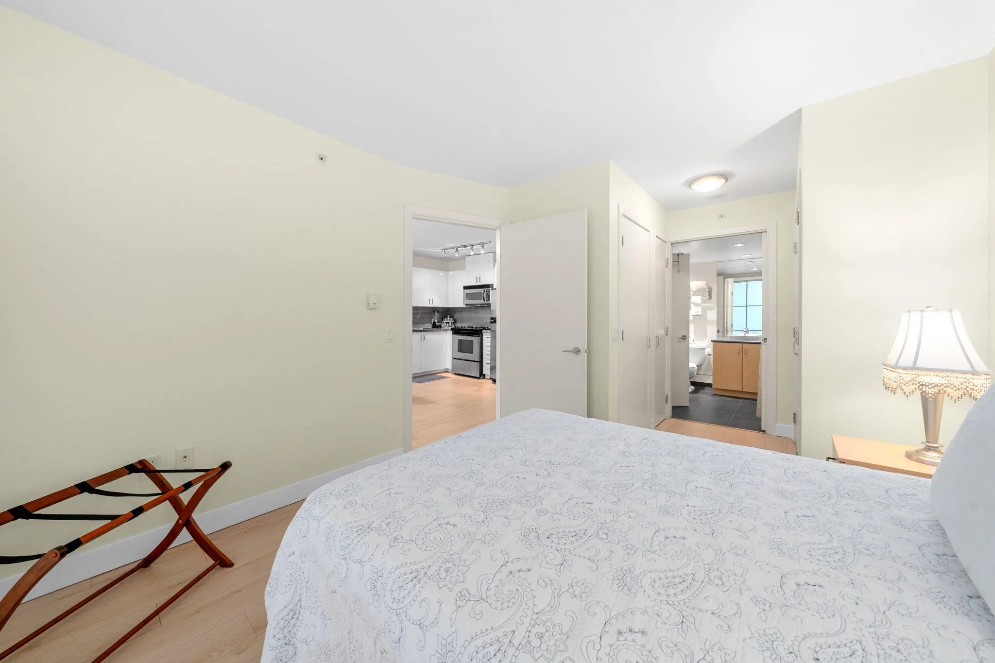 175 W 1st Street #305