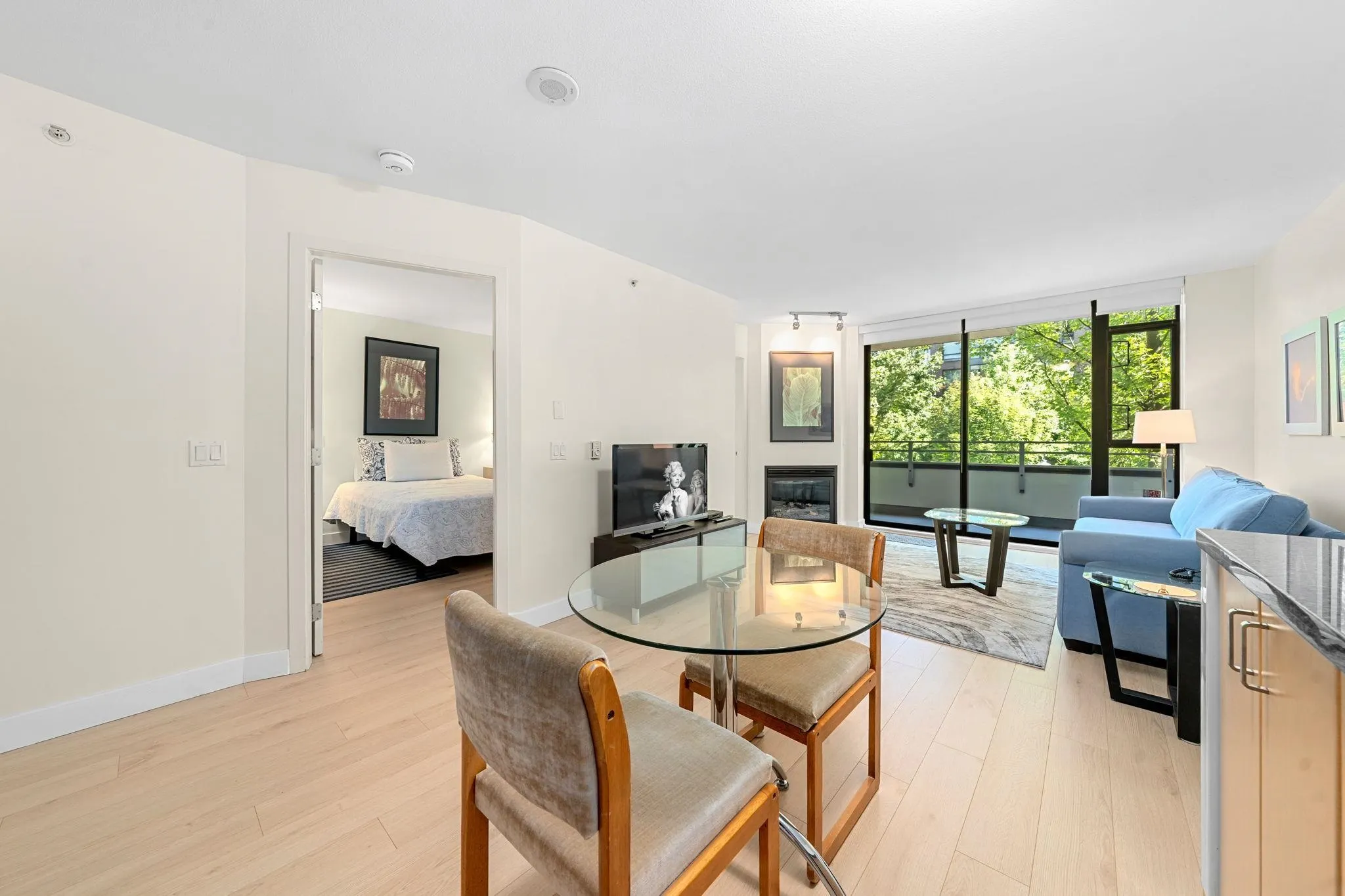 175 W 1st Street #305
