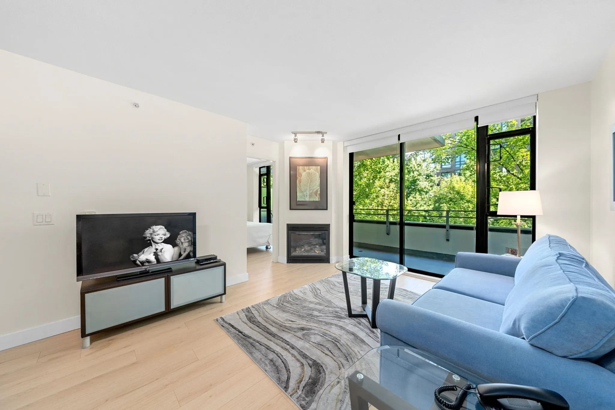 175 W 1st Street #305