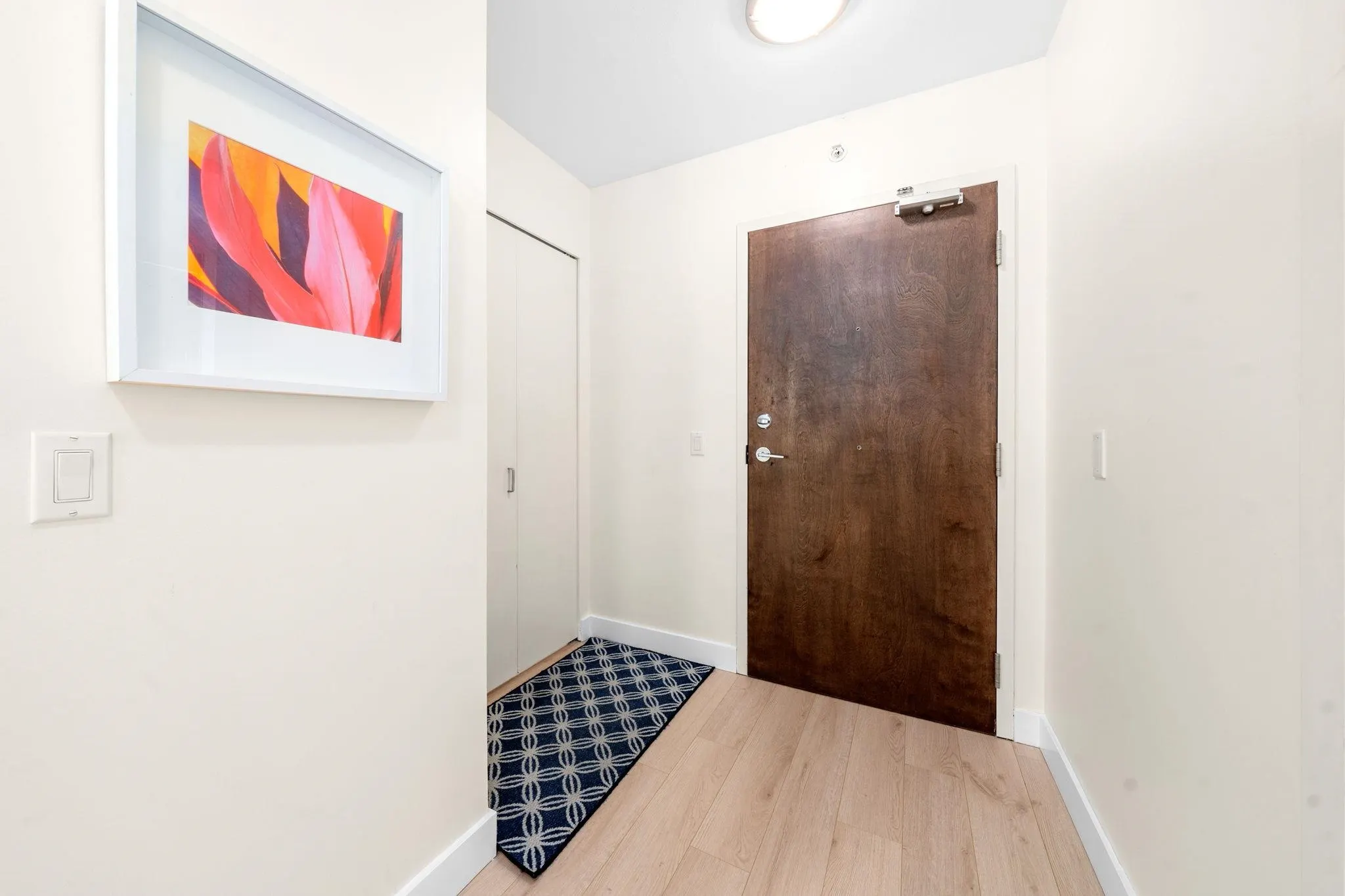 175 W 1st Street #305