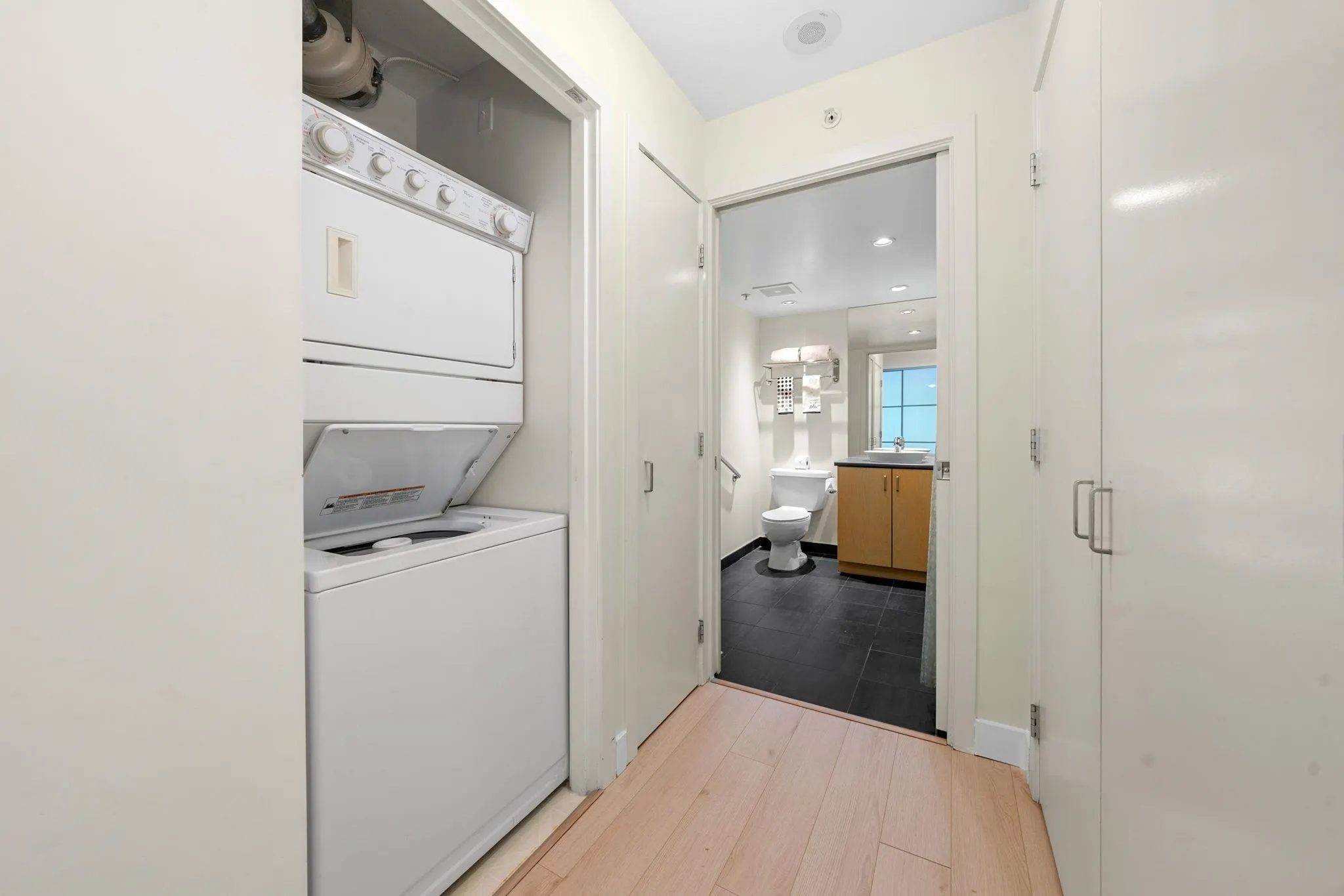 175 W 1st Street #305