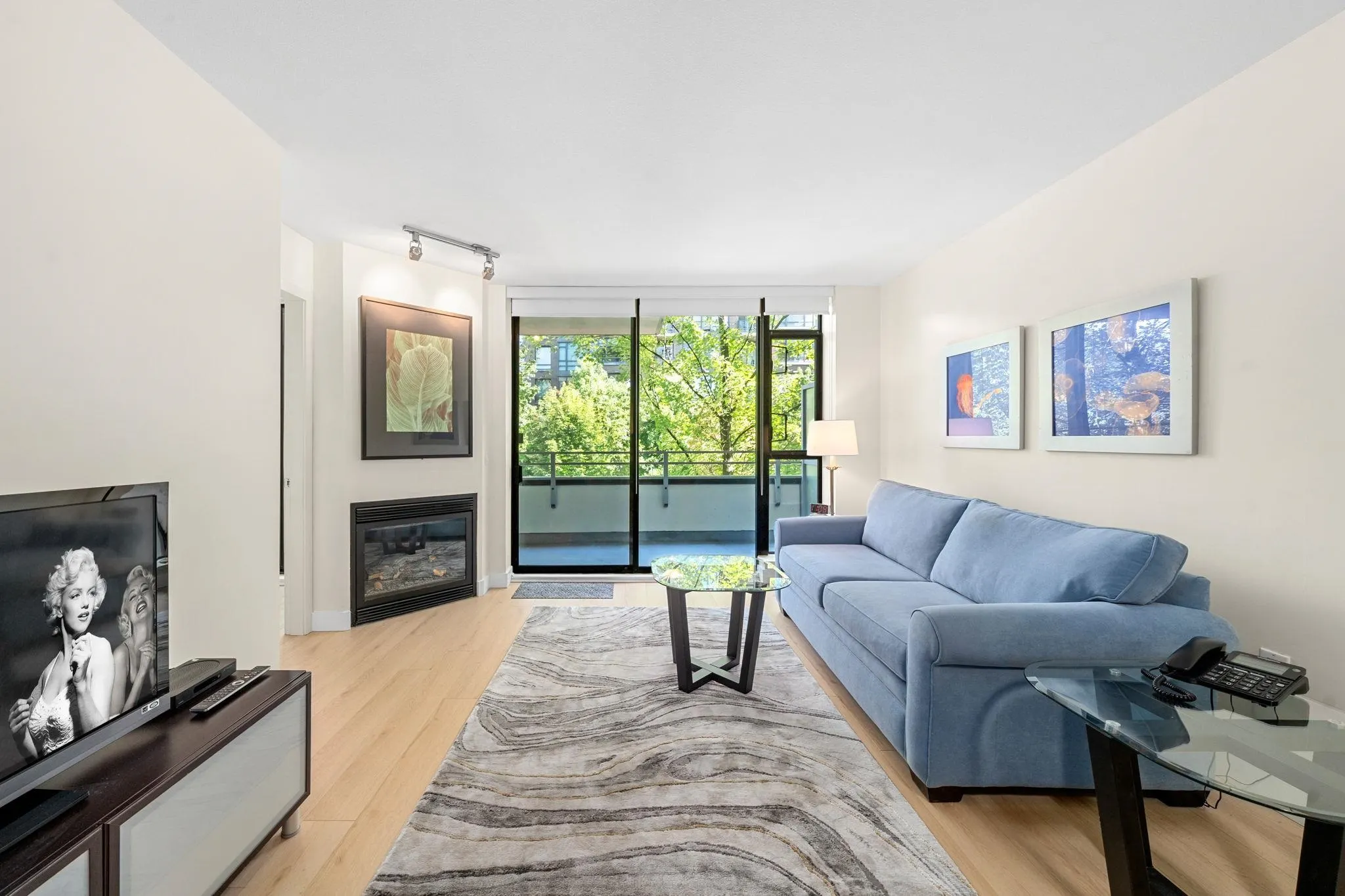 175 W 1st Street #305