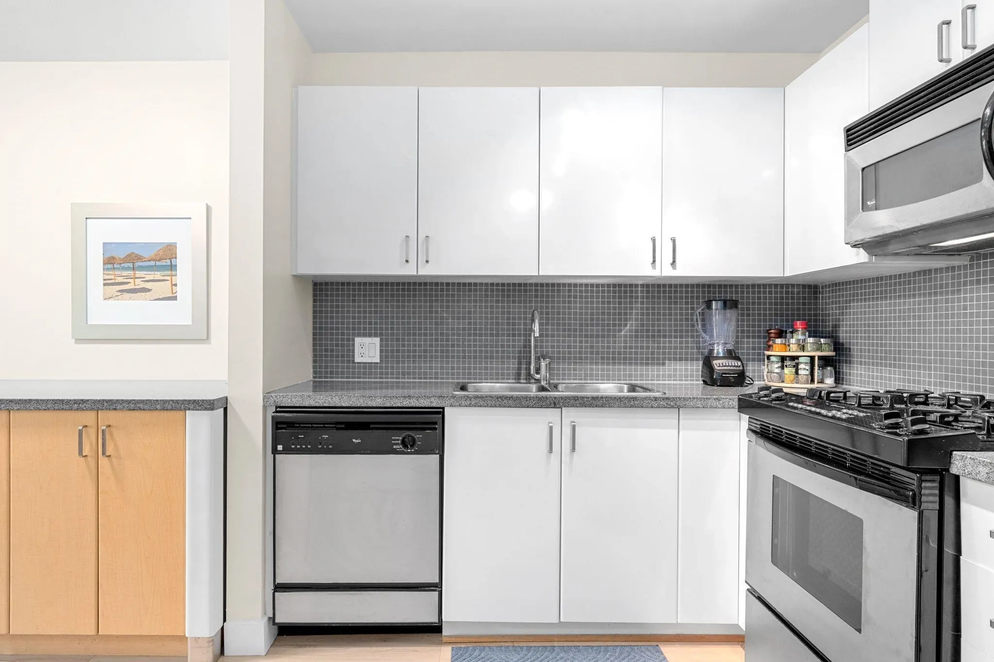 175 W 1st Street #305