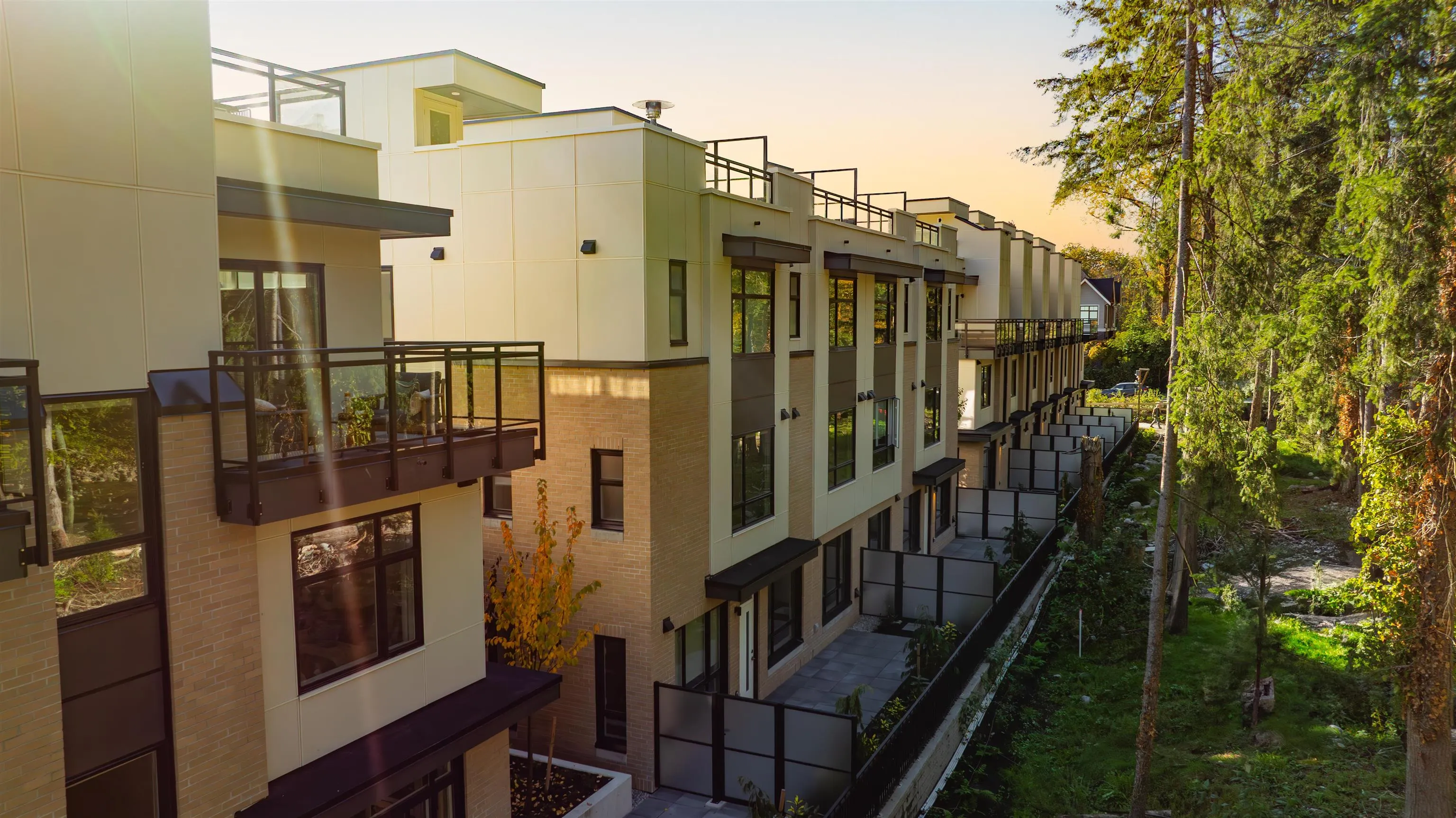 2050 Glenaire Drive #140