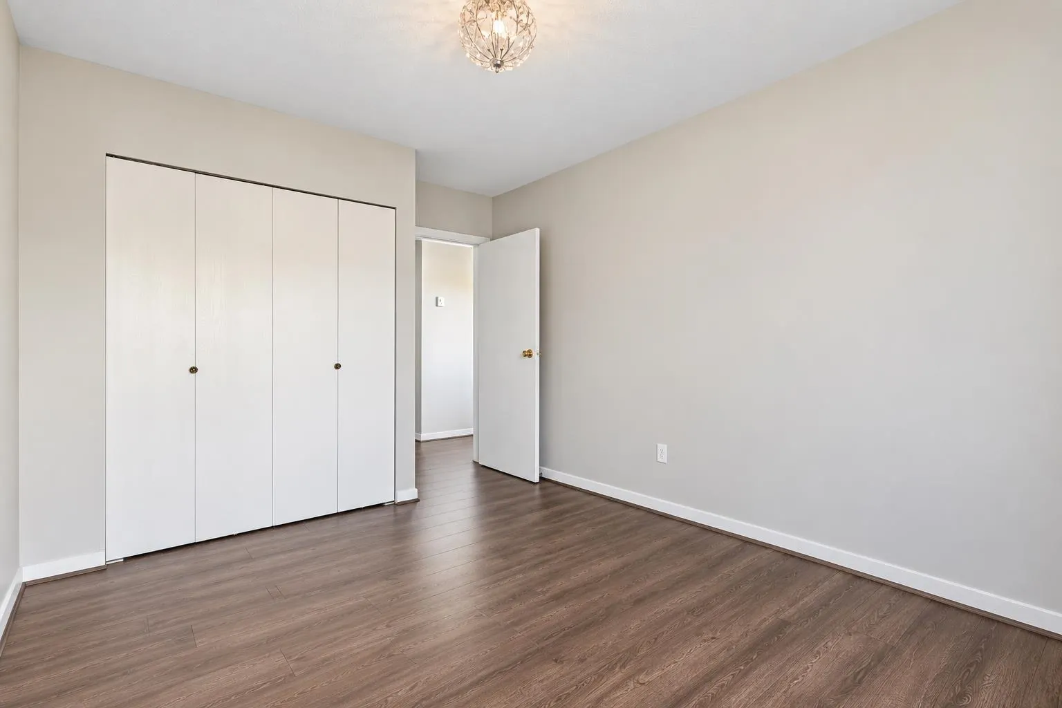 458 E 44th Avenue #303
