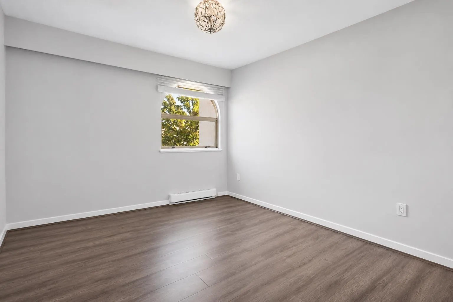 458 E 44th Avenue #303
