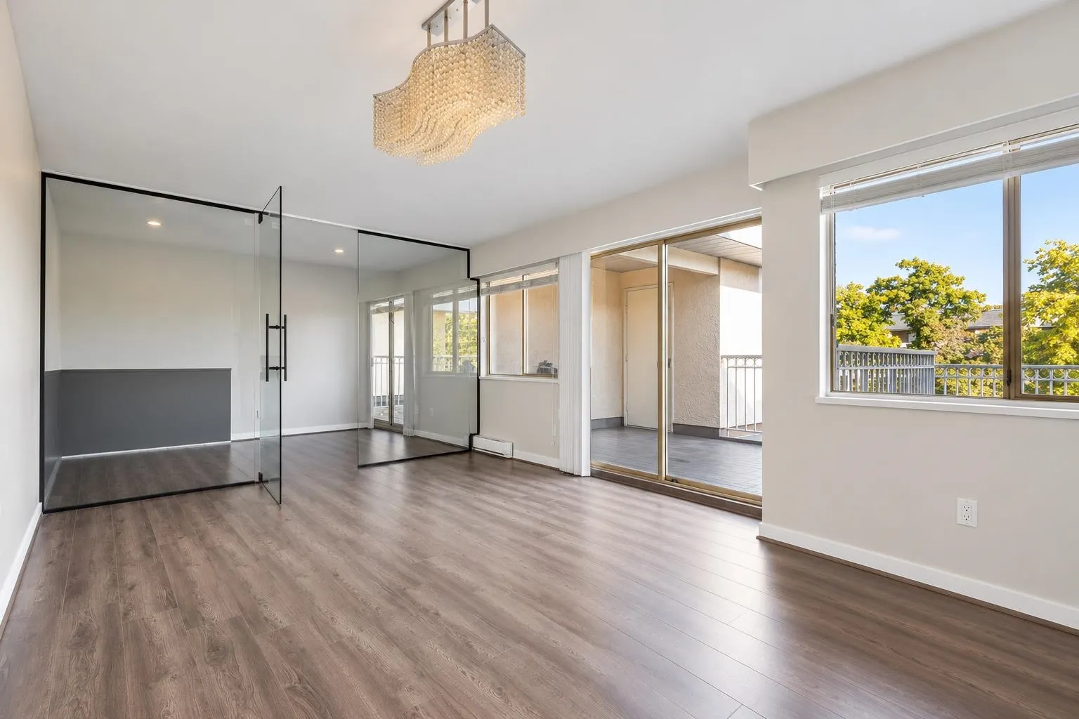 458 E 44th Avenue #303