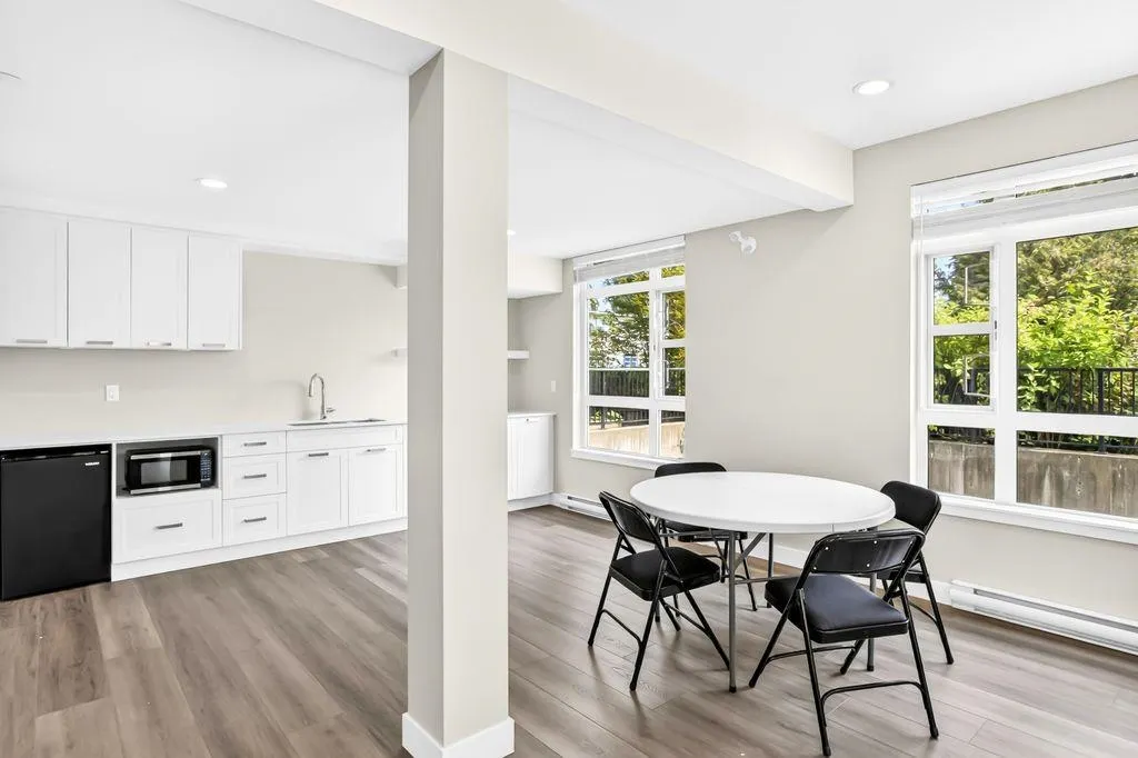22562 121 Avenue #107
