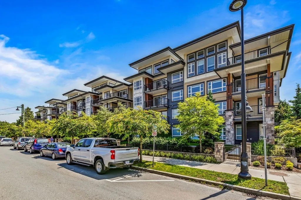22562 121 Avenue #107