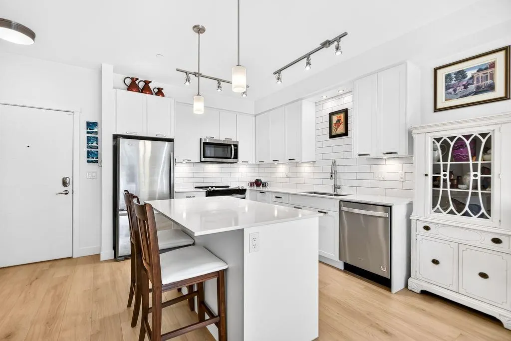 22562 121 Avenue #107