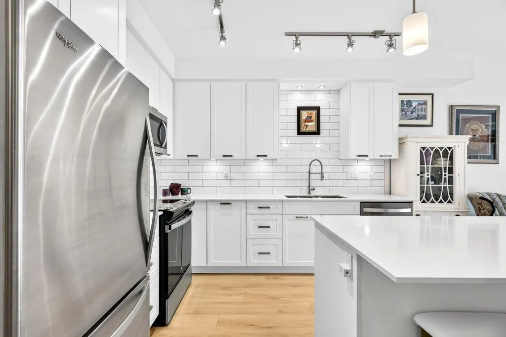 22562 121 Avenue #107
