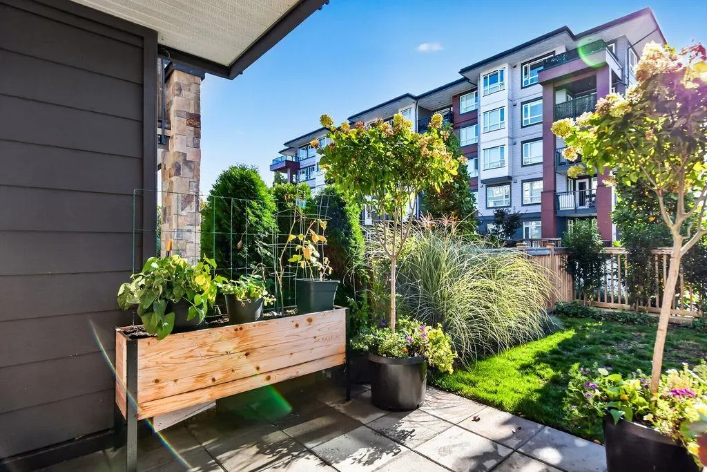 22562 121 Avenue #107
