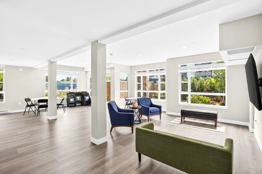 22562 121 Avenue #107