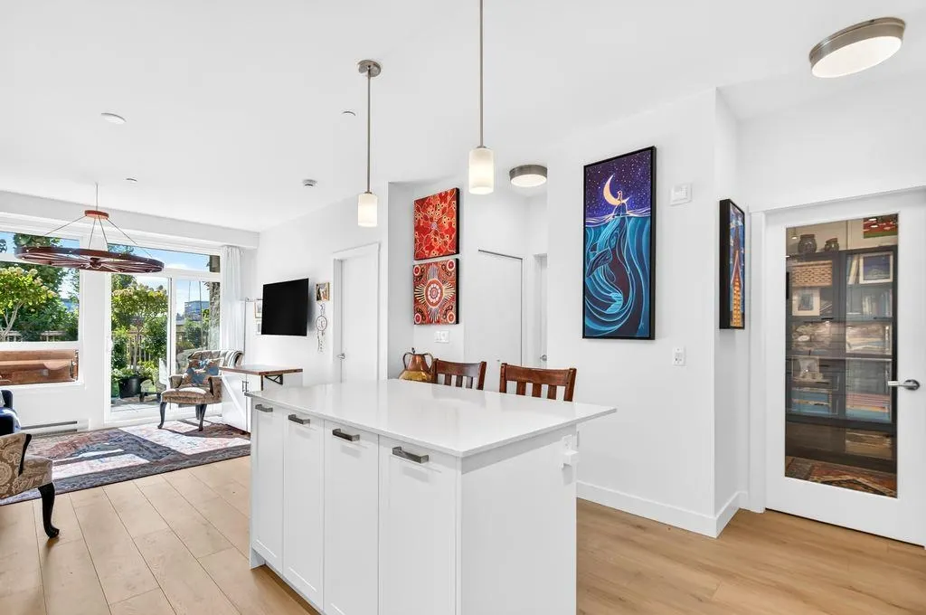 22562 121 Avenue #107