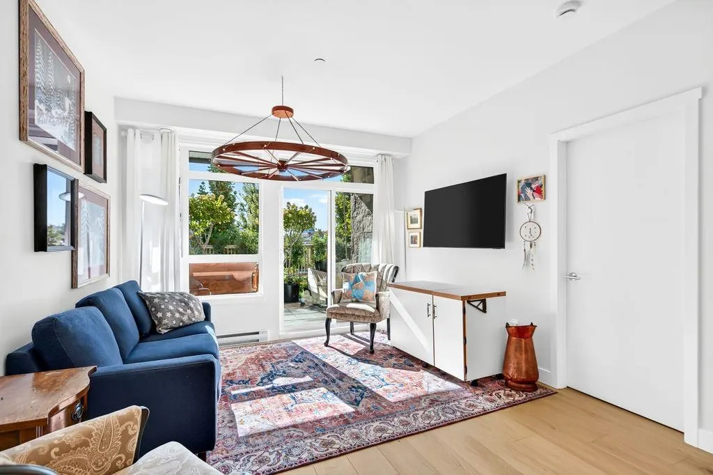 22562 121 Avenue #107