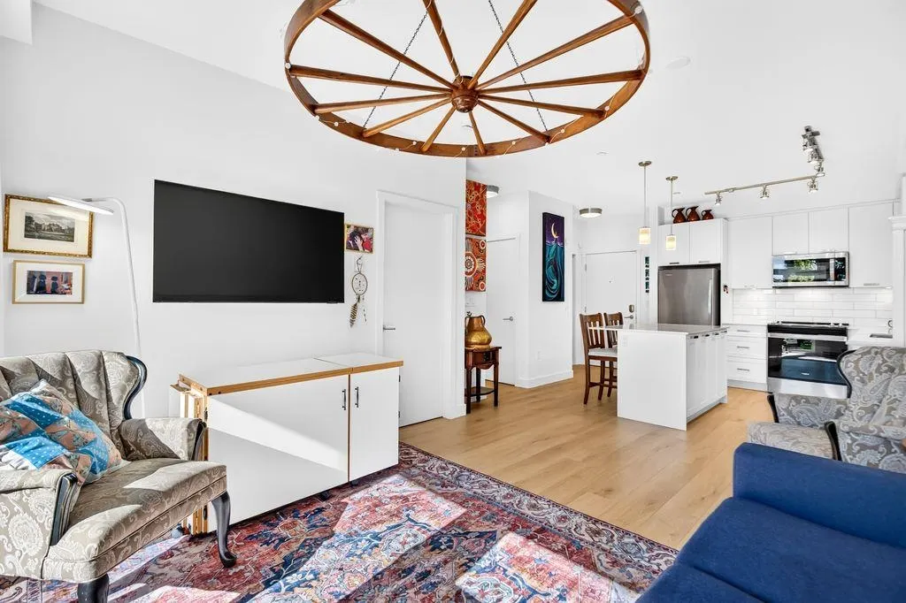 22562 121 Avenue #107