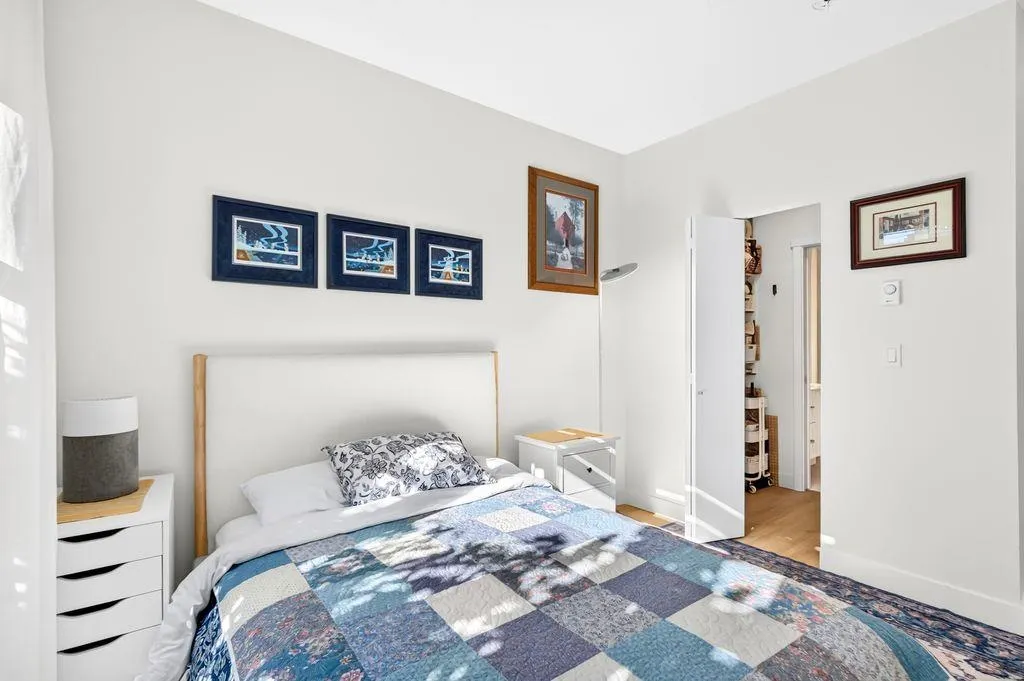 22562 121 Avenue #107