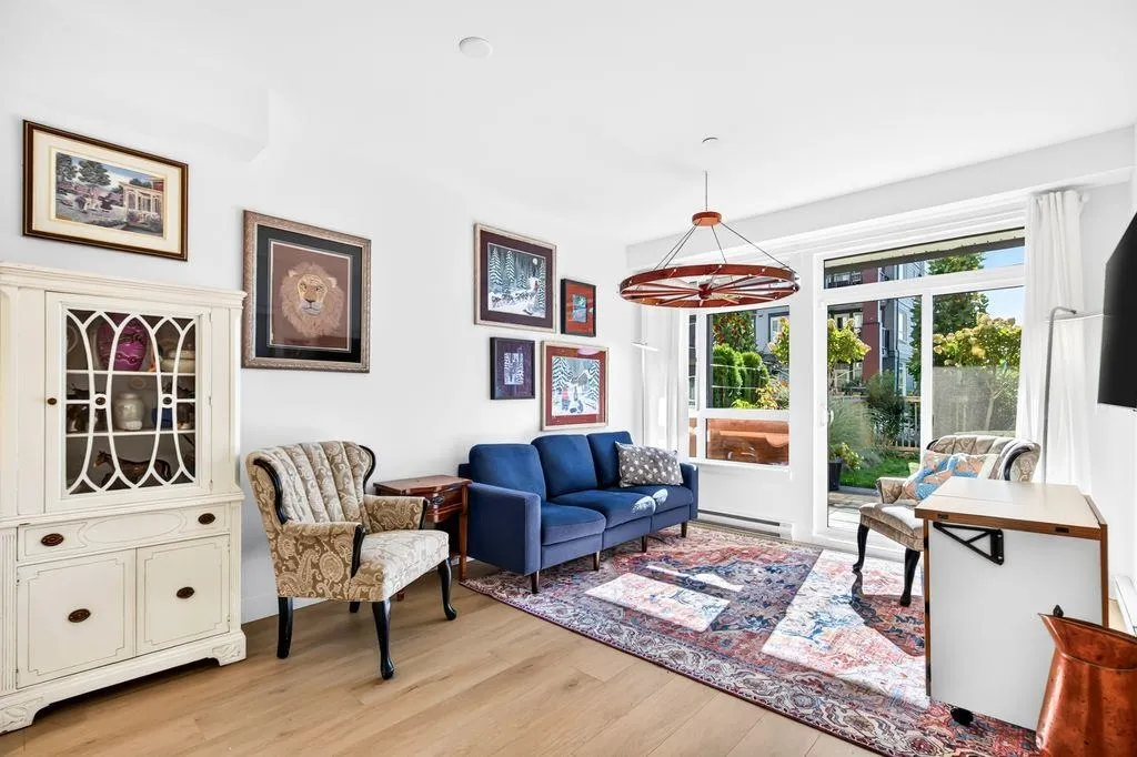 22562 121 Avenue #107