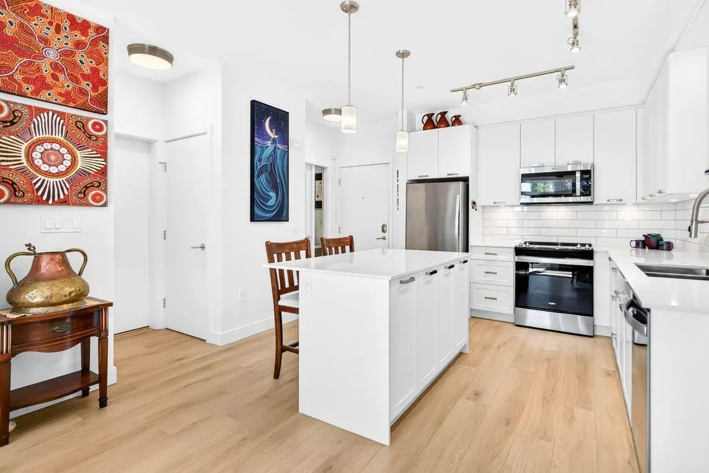 22562 121 Avenue #107