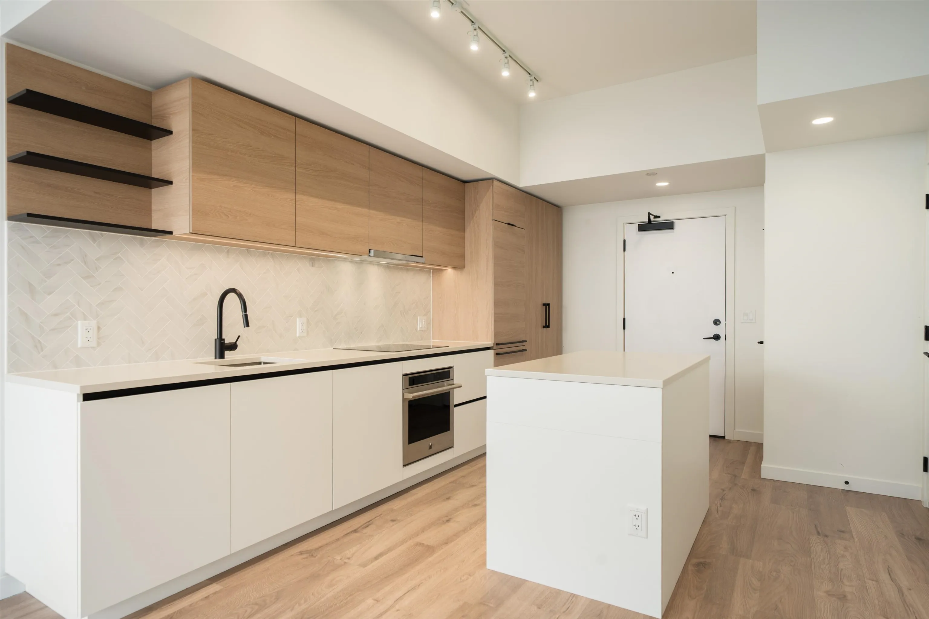 13428 105 Avenue #2611