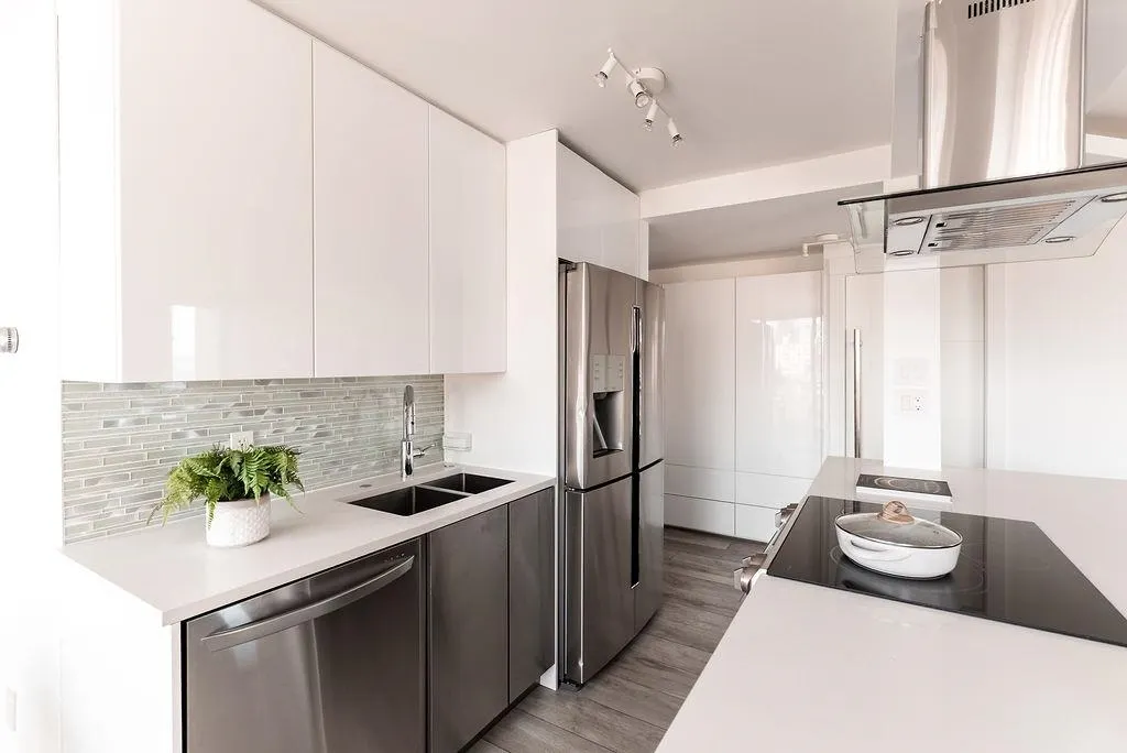 1575 Beach Avenue #1103
