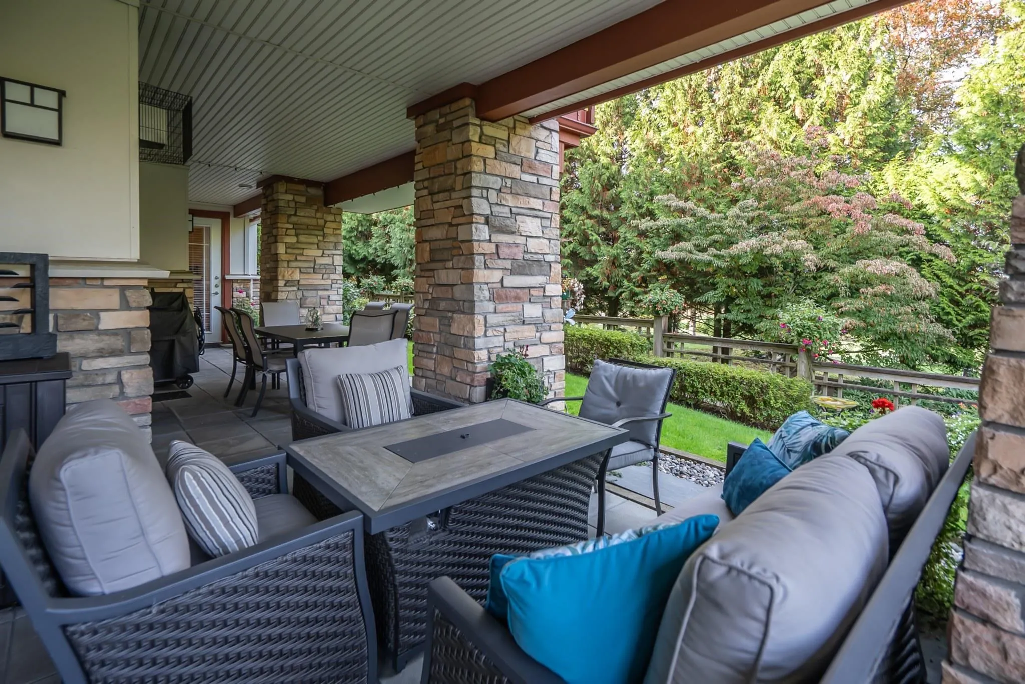 16455 64 Avenue #101