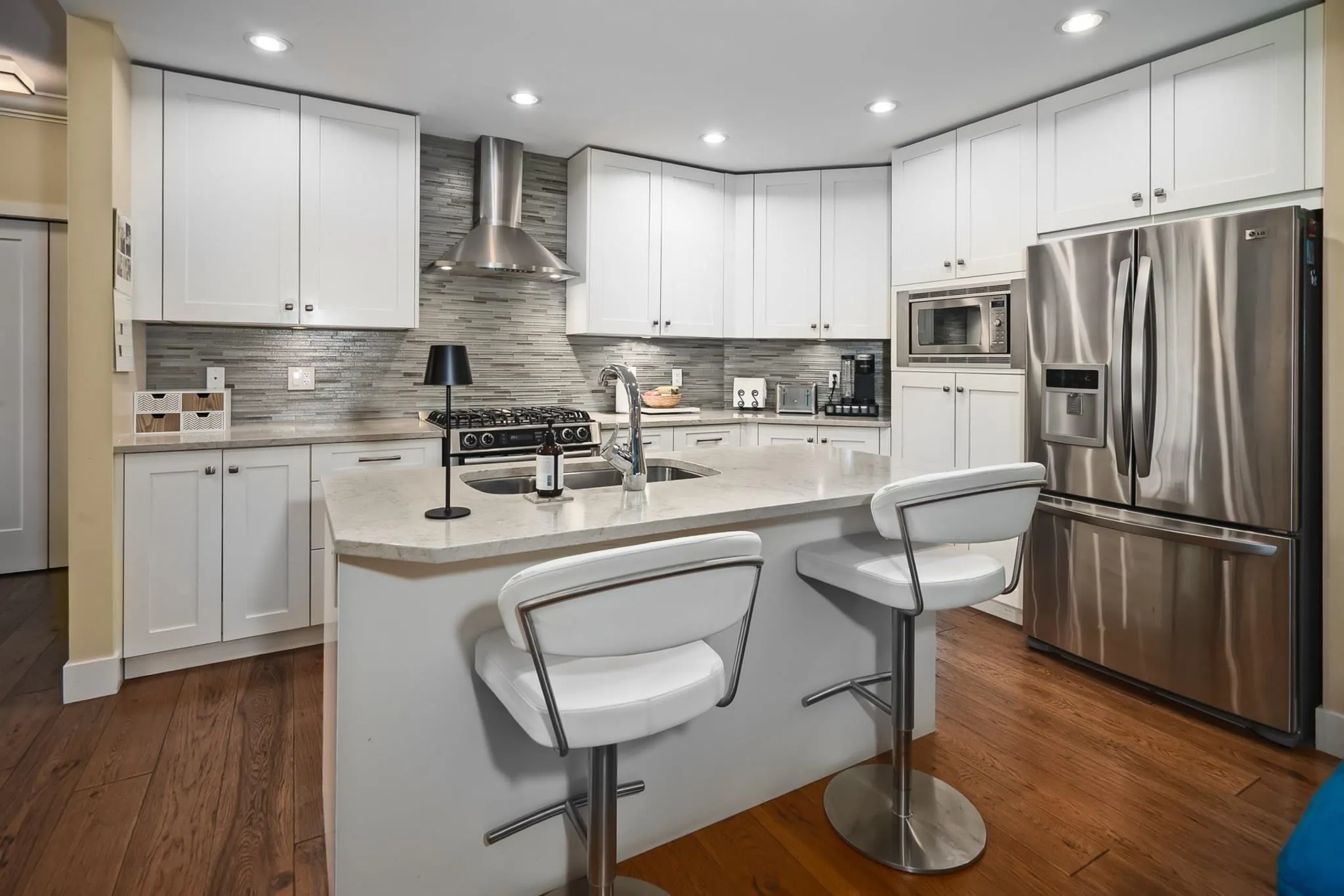 16455 64 Avenue #101