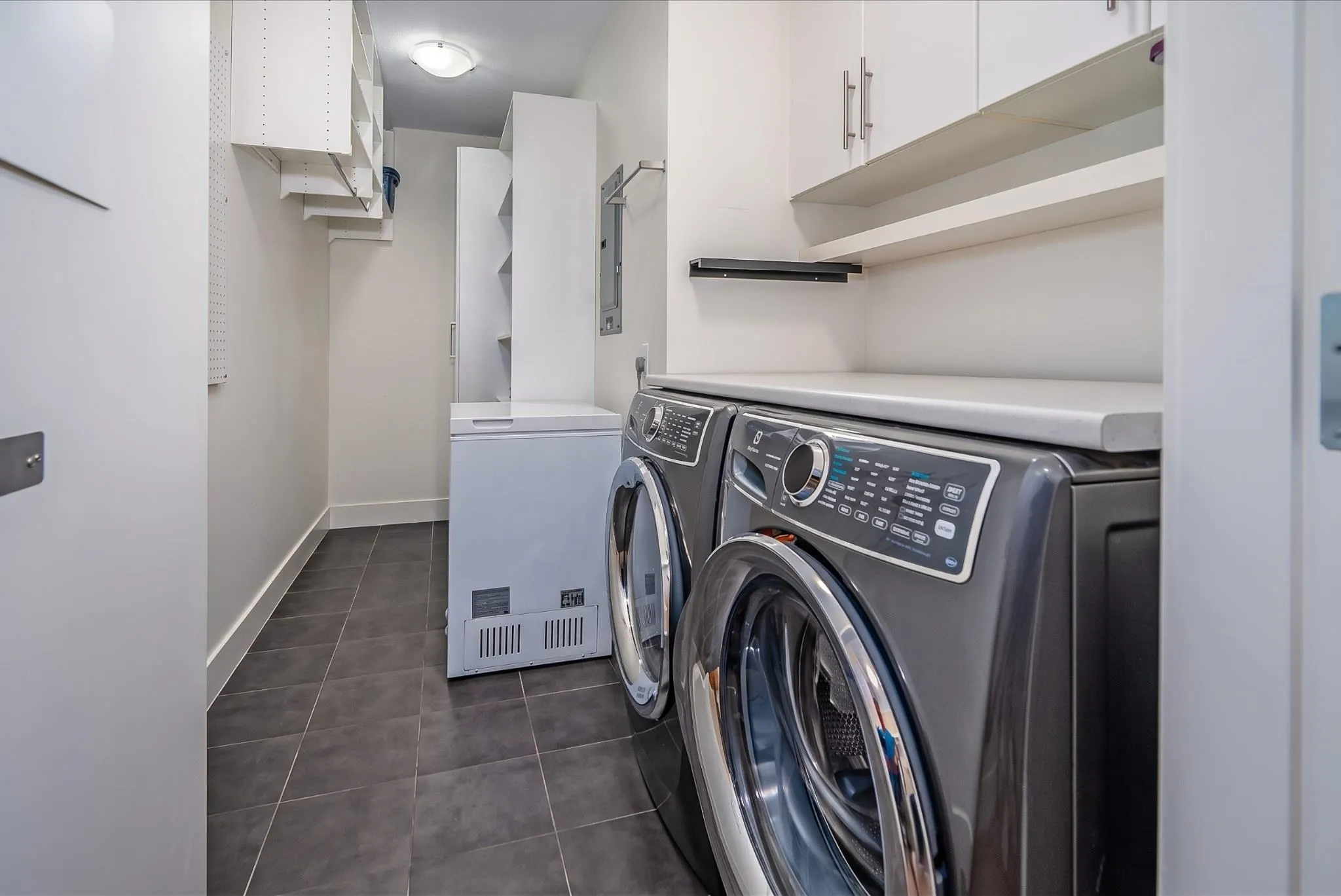 16455 64 Avenue #101