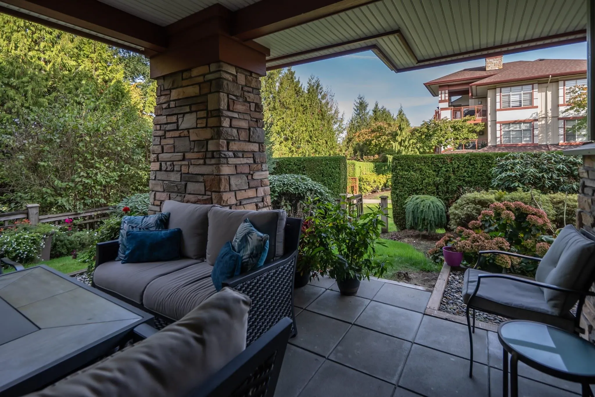 16455 64 Avenue #101