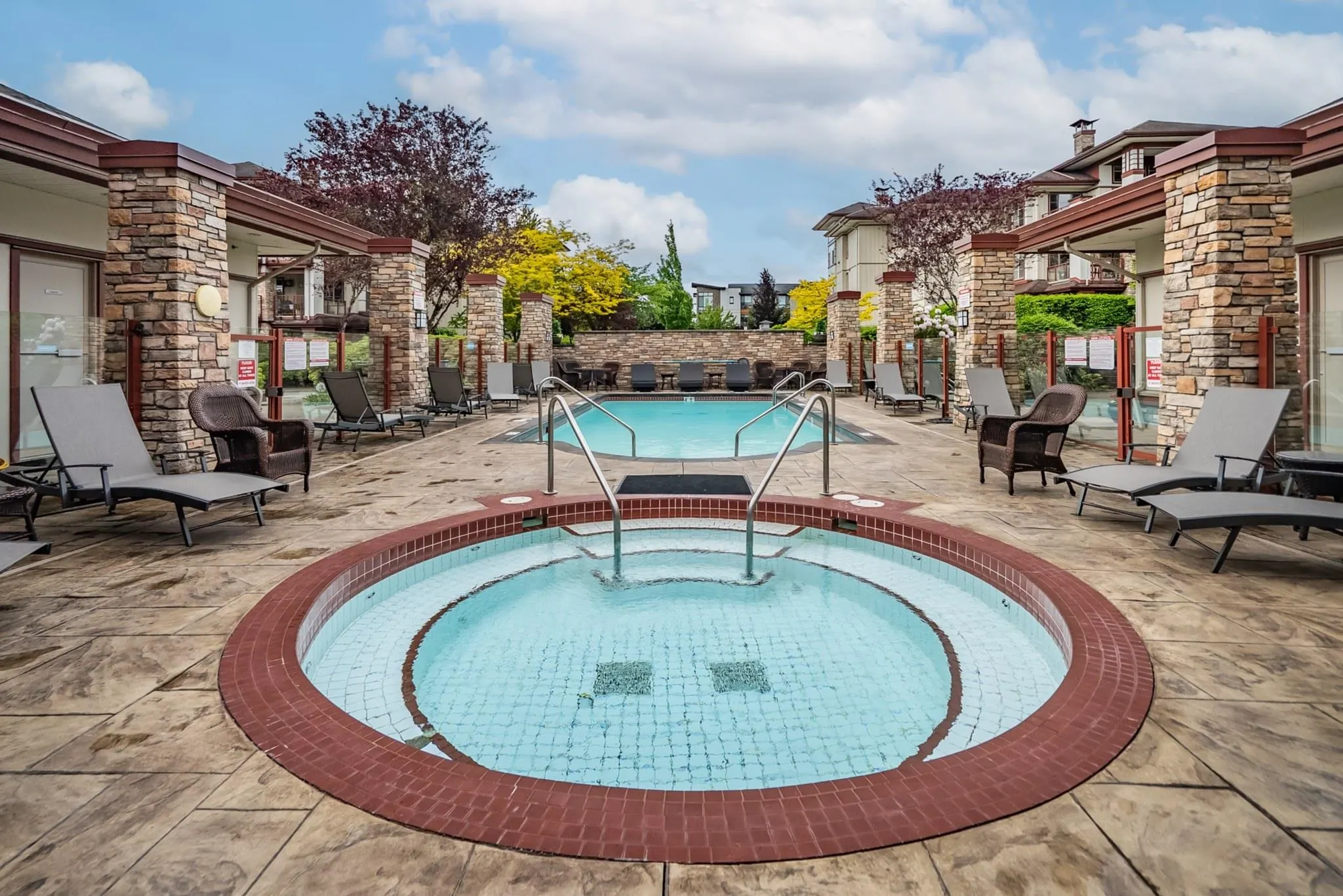 16455 64 Avenue #101