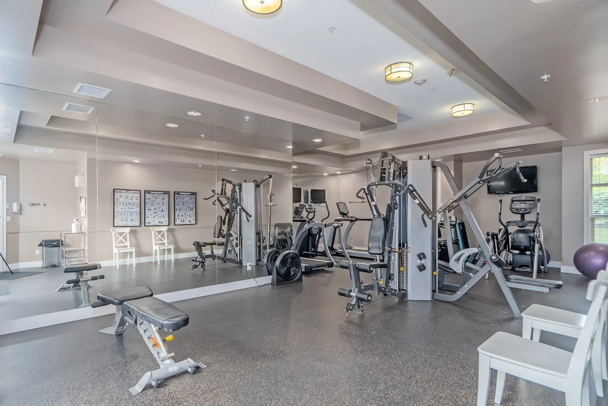 16455 64 Avenue #101