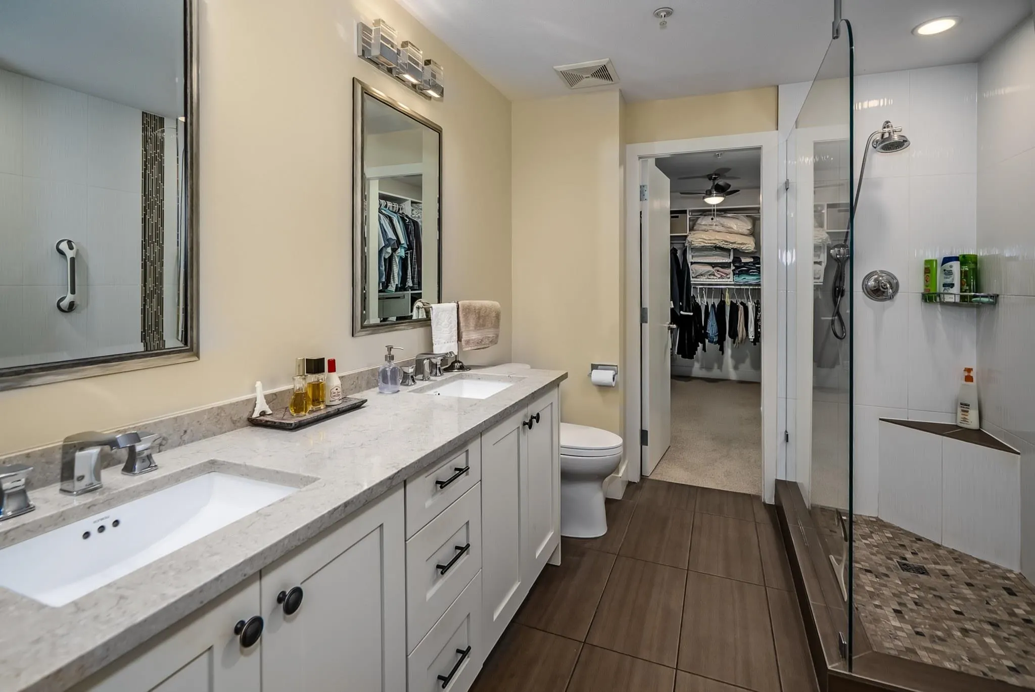 16455 64 Avenue #101