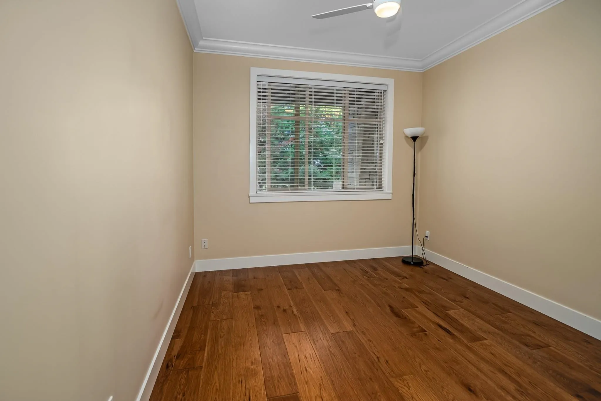 16455 64 Avenue #101