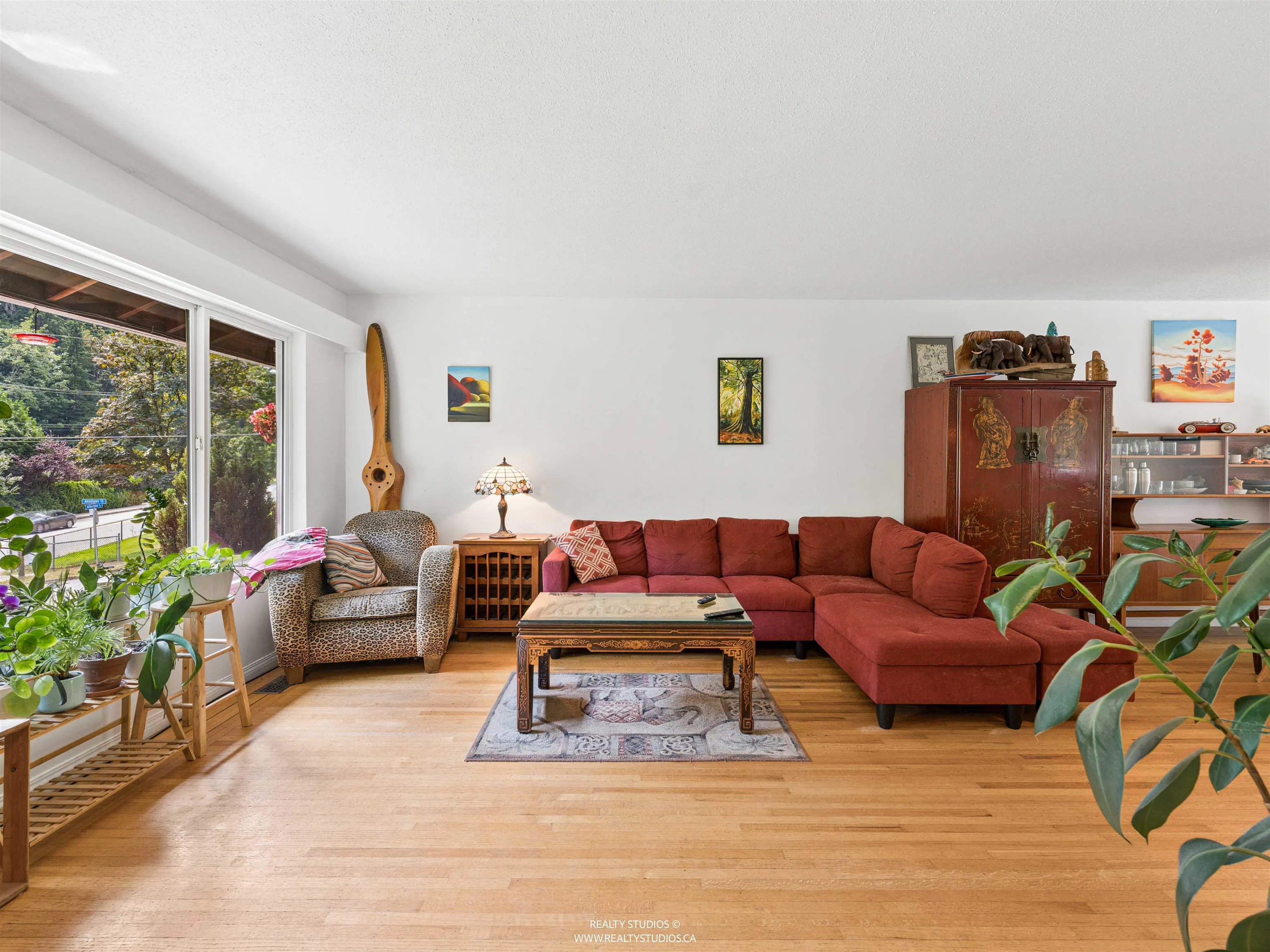 1525 Avonlynn Crescent