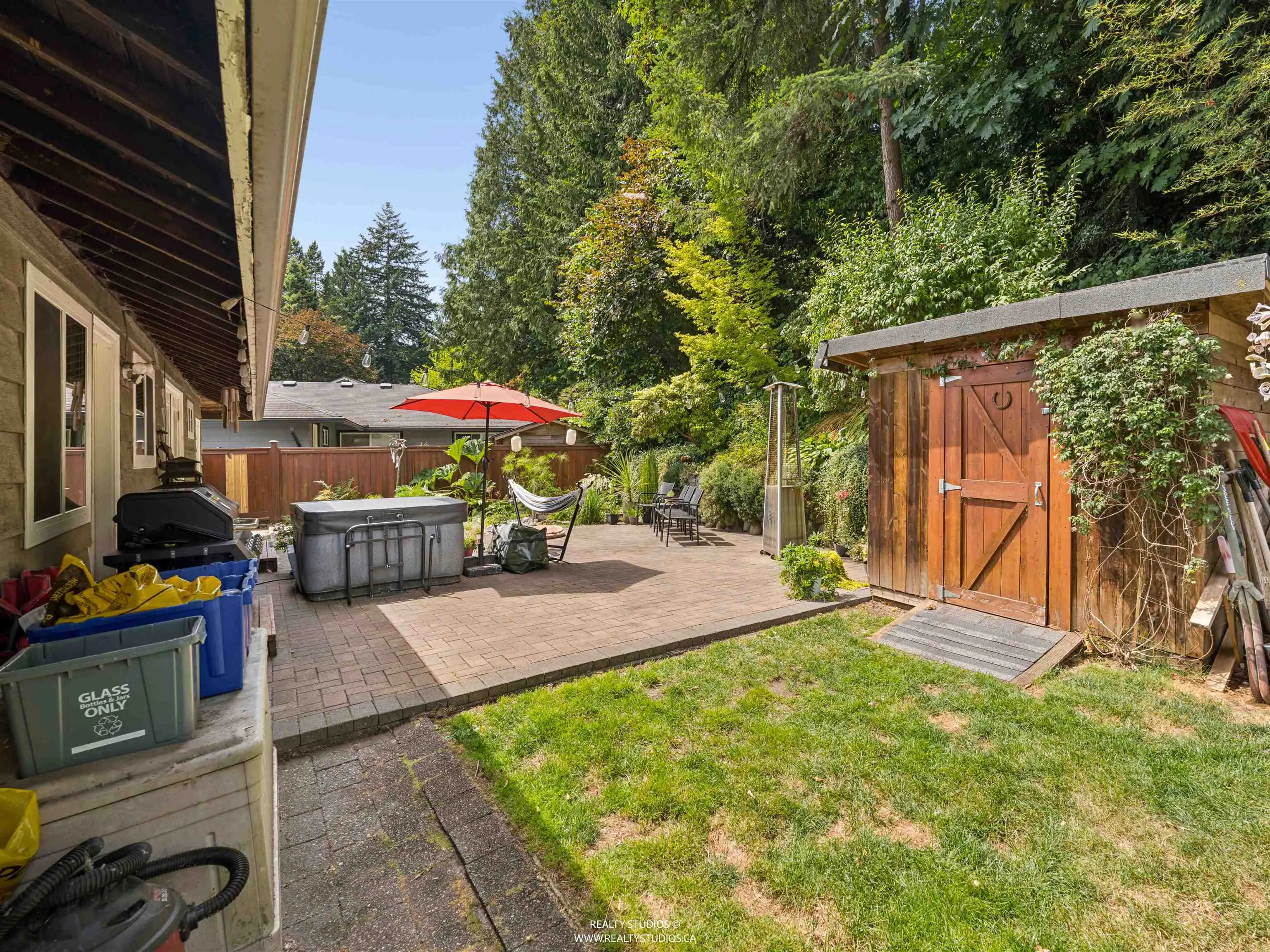 1525 Avonlynn Crescent